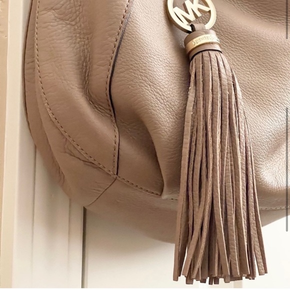 MICHAEL KORS genuine leather tassel shoulder bag boho style - Picture 4 of 14